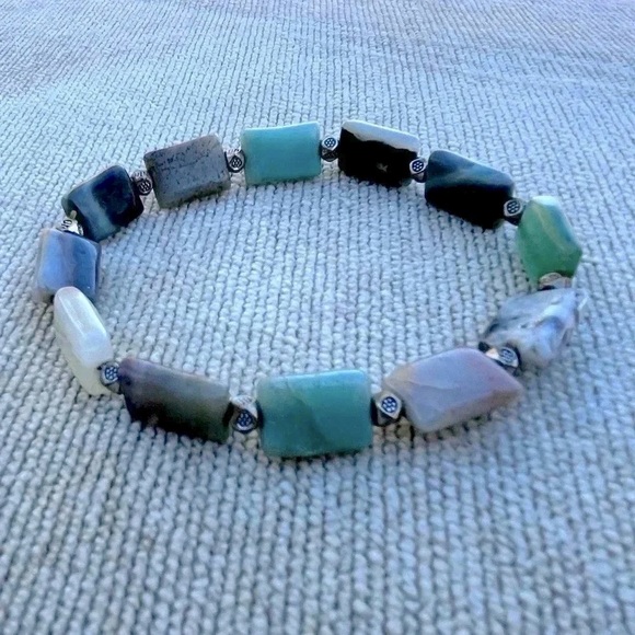 Hand Crafted Jewelry - Stretch Stone Bracelet • Artisan